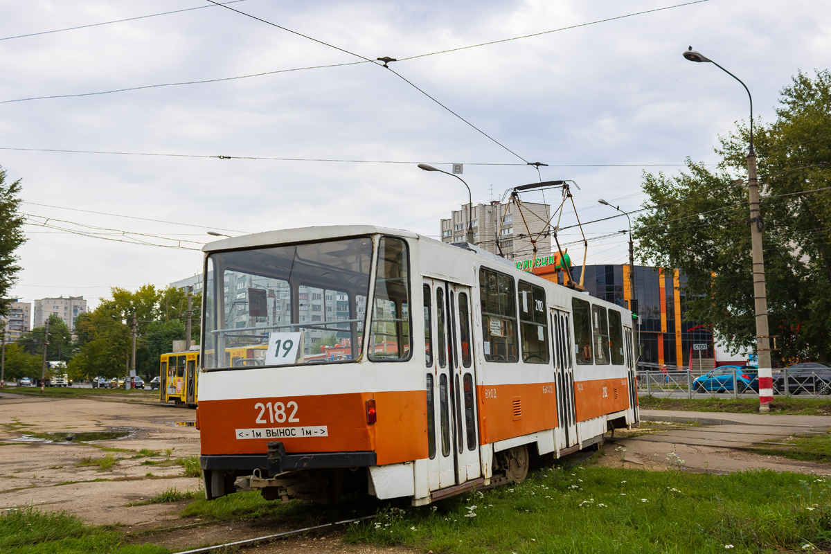 Oulianovsk, Tatra T6B5SU N°. 2182