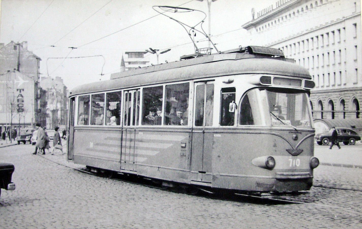 София, Т4М-701 (Комсомолец) № 710; София — Исторически снимки — Трамвайни мотриси (1945–1989)