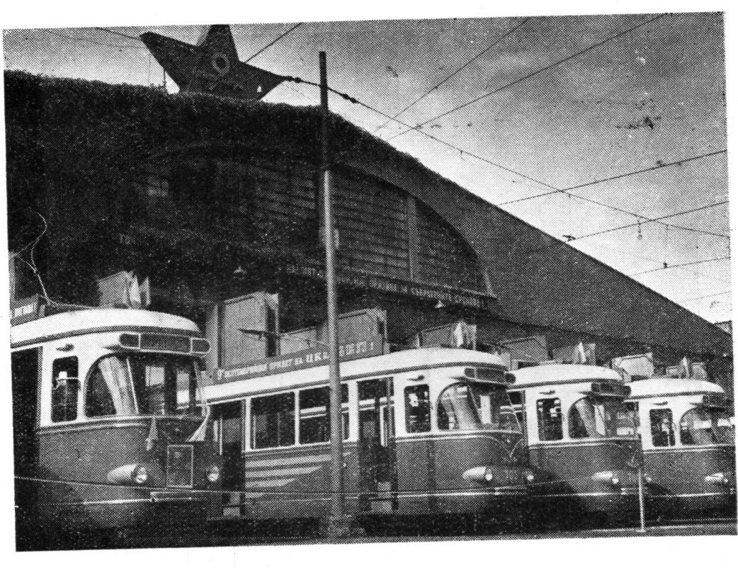София, Т4М-701 (Комсомолец) № 702; София, Т4М-701 (Комсомолец) № 703; София — Исторически снимки — Трамвайни мотриси (1945–1989)