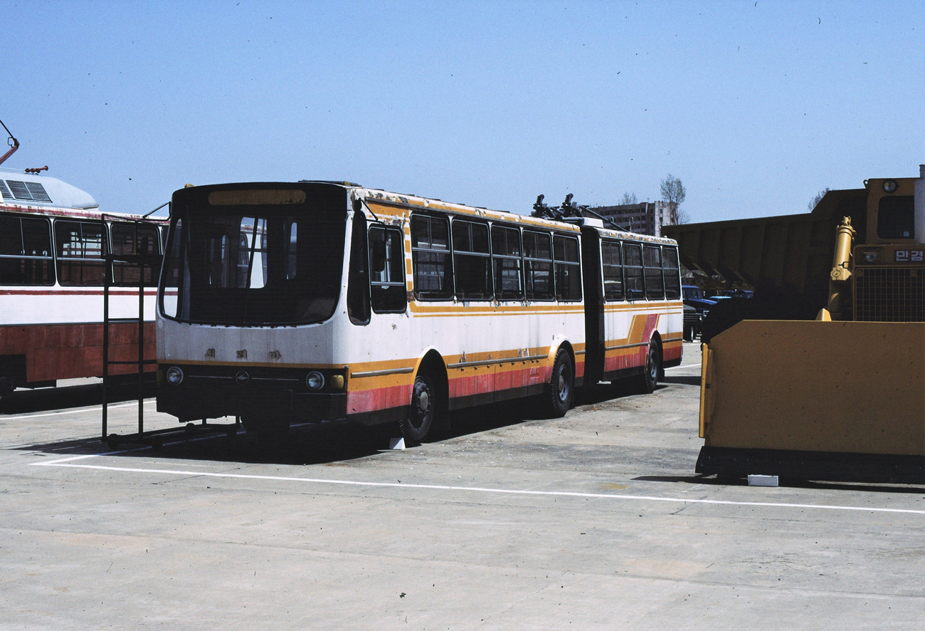 Pyongyang, Chollima 90 Br. б/н; Pyongyang — Historical photos — Tramway and Trolleybus (1991+)
