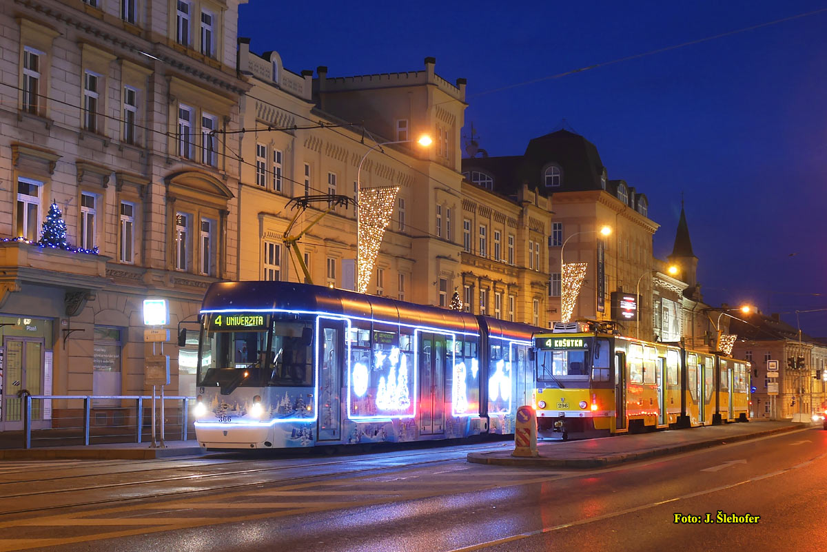 Пльзень, Tatra KT8D5R.N2P № 296; Пльзень — Рождественский трамвай