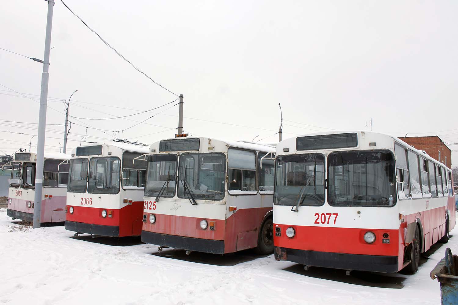 Ижевск, ЗиУ-682В-012 [В0А] № 2077; Ижевск, ЗиУ-683В01 № 2125; Ижевск, ЗиУ-682В [В00] № 2066