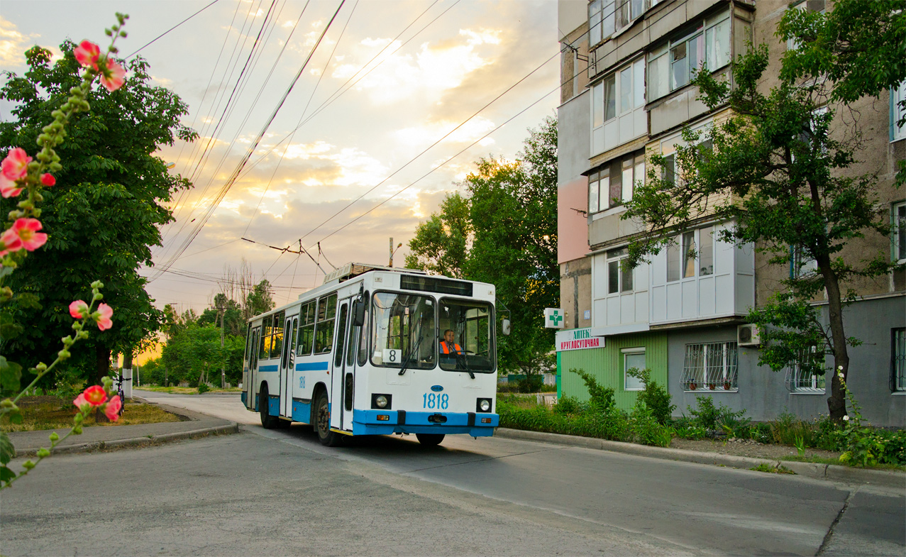 Мариуполь, ЮМЗ Т2 № 1818