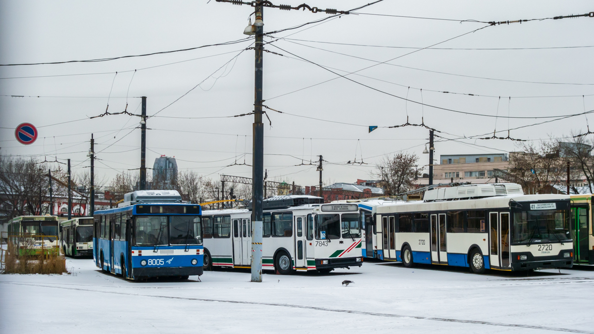 Москва, МТрЗ-6223-0000010 № 8005; Москва, Тролза-5275.00 № 2720 Москва, МТрЗ-6223-0000010 № 8005; Москва, Тролза-5275.00 № 2720