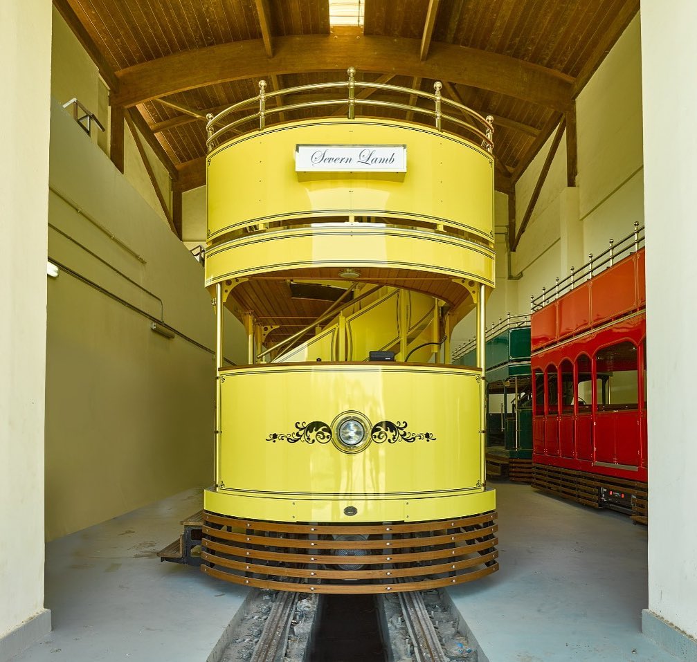 Мадинати, Четырёхосный аккумуляторный вагон № Yellow