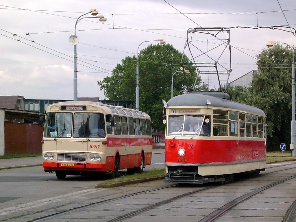 Острава, Tatra T1 № 528