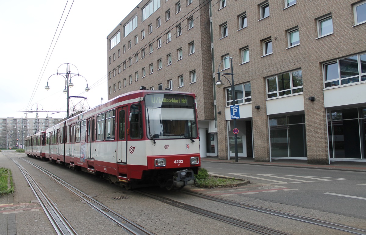 Дюссельдорф, Duewag B80D № 4202