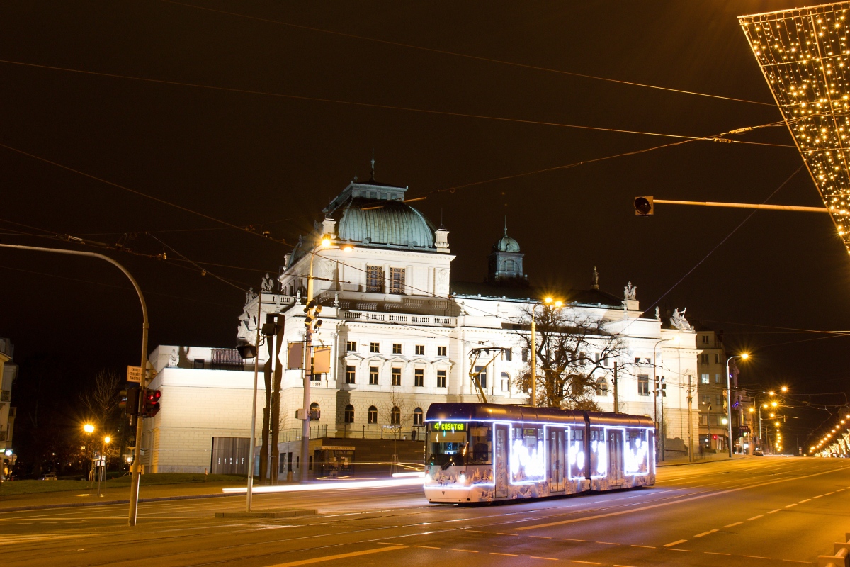 Пльзень, Vario LF2/2 IN № 366; Пльзень — Рождественский трамвай