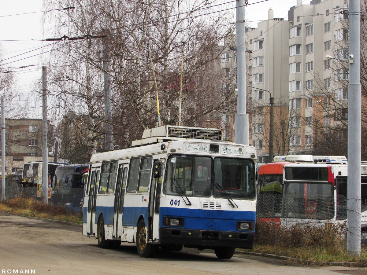 Львов, ЛАЗ-52522 № 041