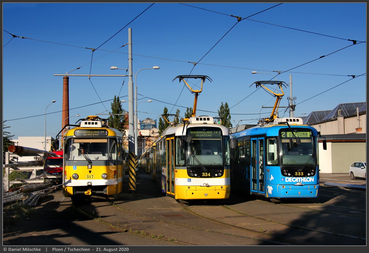Plzeň, Tatra T3R.PLF № 317; Plzeň, Vario LFR.S № 334 Plzeň, Tatra T3R.PLF № 317; Plzeň, Vario LFR.S № 334