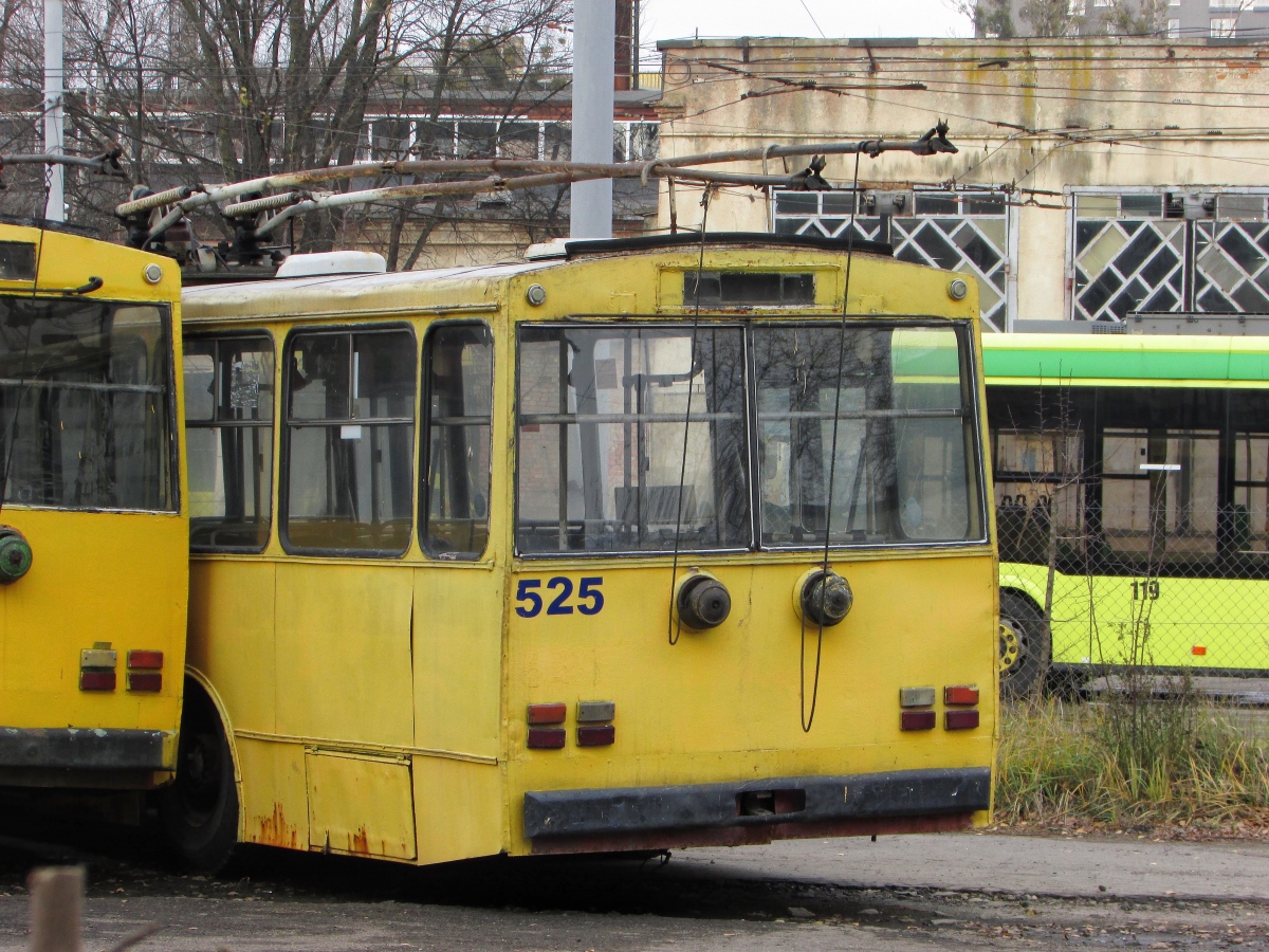 Львов, Škoda 14Tr02/6 № 525