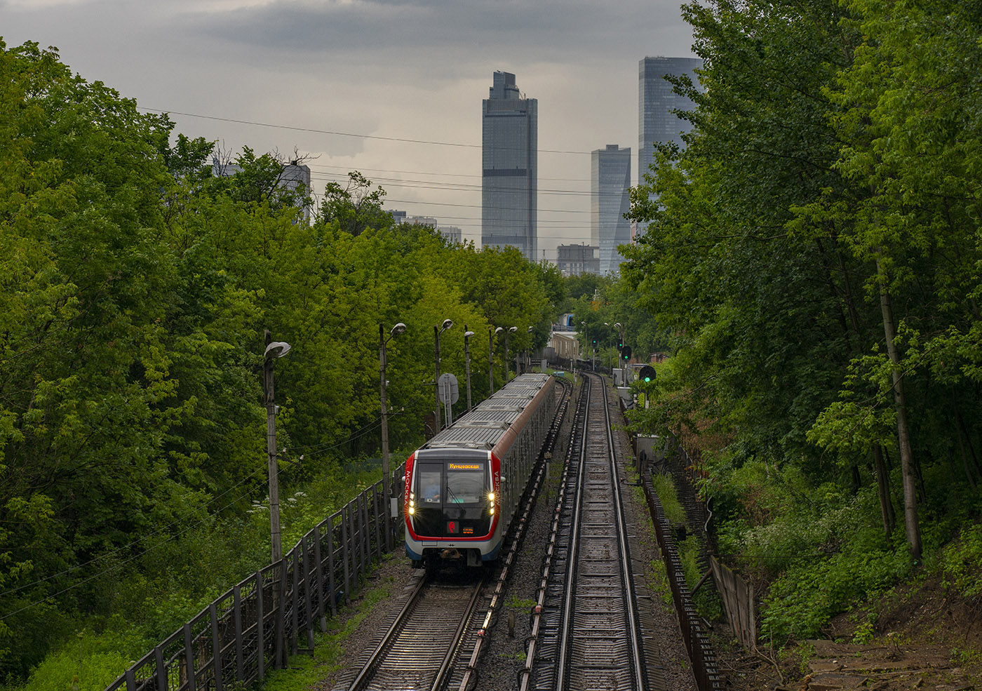 Moskwa — Metro — [4] Filyovskaya Line; Moskwa — Metro — Vehicles — Type 81-765/766/767 «Moskva» and modifications