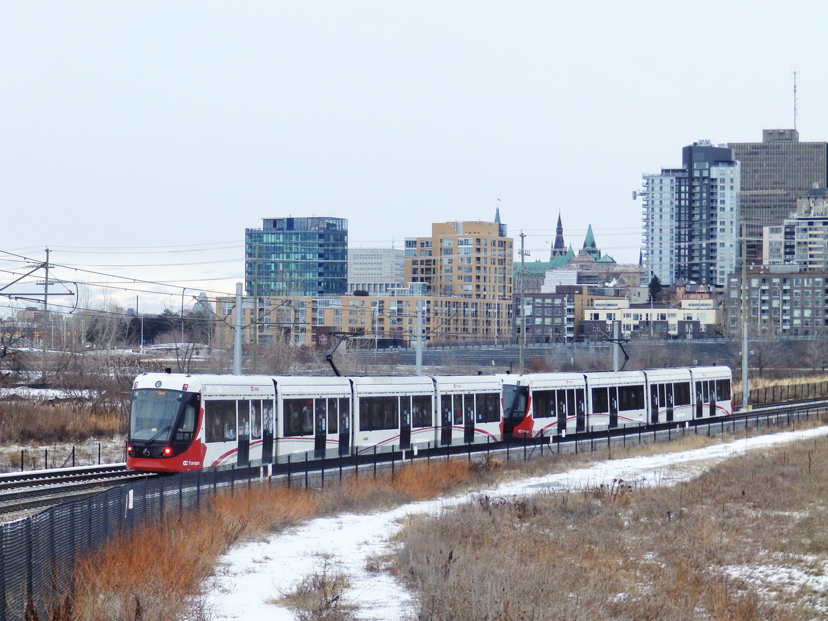 Оттава, Alstom Citadis Spirit № 1111; Оттава, Alstom Citadis Spirit № 1127