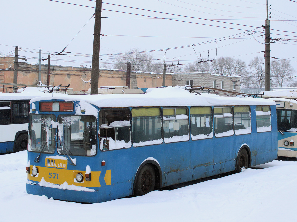 Киров, ЗиУ-682Г (СЗТМ) № 571