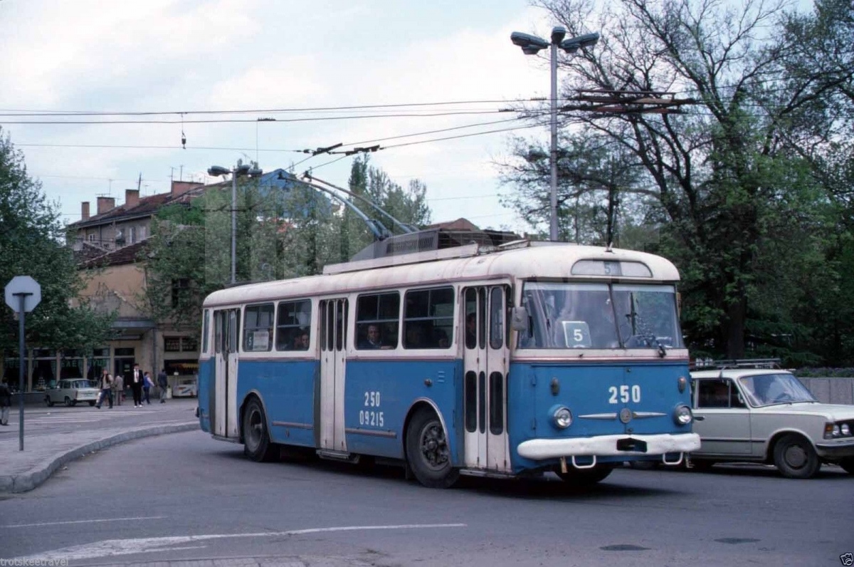 Plovdiv, Škoda 9TrHT28 Nr. 250; Plovdiv — Historical —  Тrolleybus photos Plovdiv, Škoda 9TrHT28 Nr. 250; Plovdiv — Historical —  Тrolleybus photos