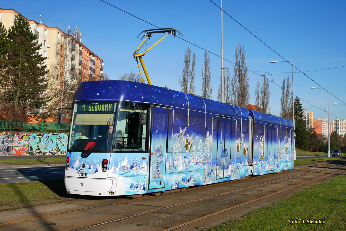 Пльзень, Vario LF2/2 IN № 366; Пльзень — Рождественский трамвай