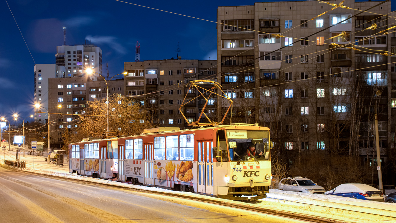 Екатеринбург, Tatra T6B5SU № 744