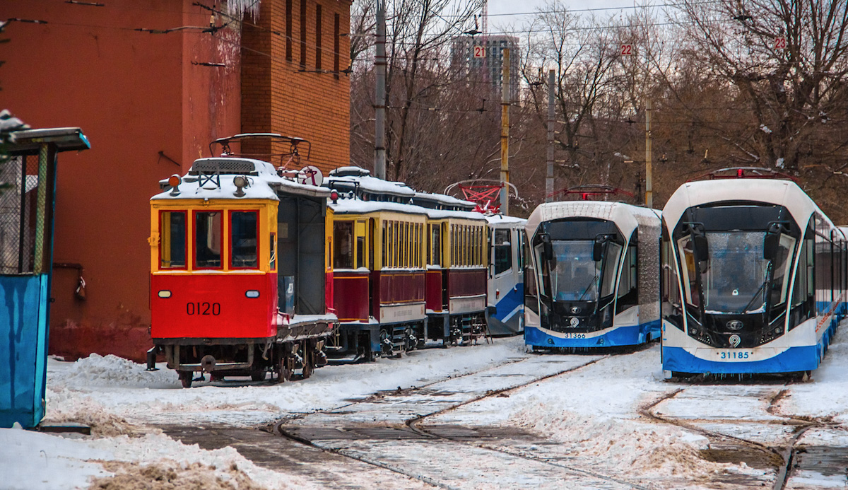 Москва, Двухосный моторный СВАРЗ № 0120; Москва, 71-931М «Витязь-М» № 31185