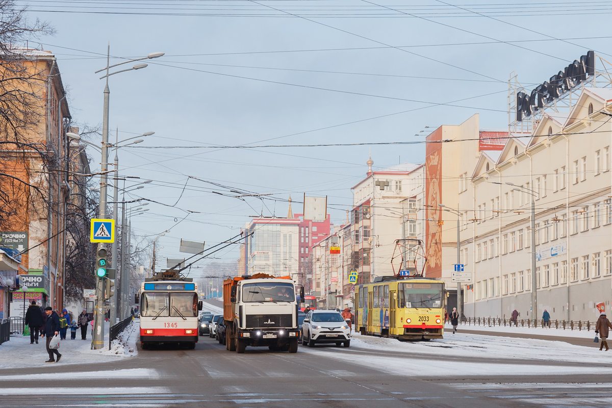 Ижевск, ВМЗ-5298-22 № 1345; Ижевск, Tatra T6B5SU № 2033