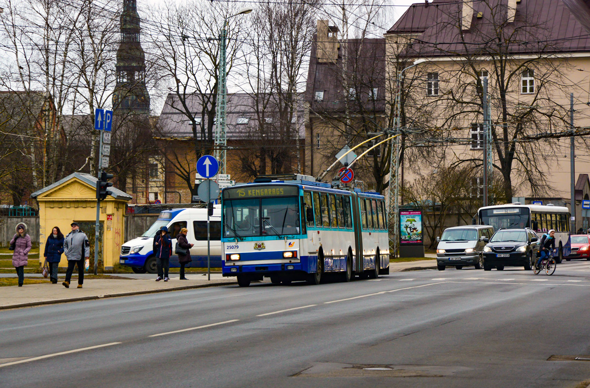 Рига, Škoda 15Tr13/6M № 25079