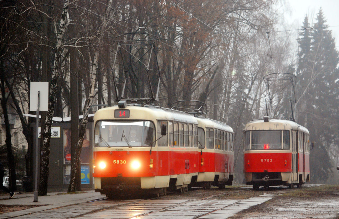 Kiiev, Tatra T3SUCS № 5830; Kiiev, Tatra T3SU № 5793 Kiiev, Tatra T3SUCS № 5830; Kiiev, Tatra T3SU № 5793