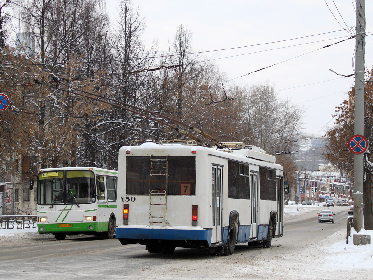 Киров, БТЗ-52764Р № 450