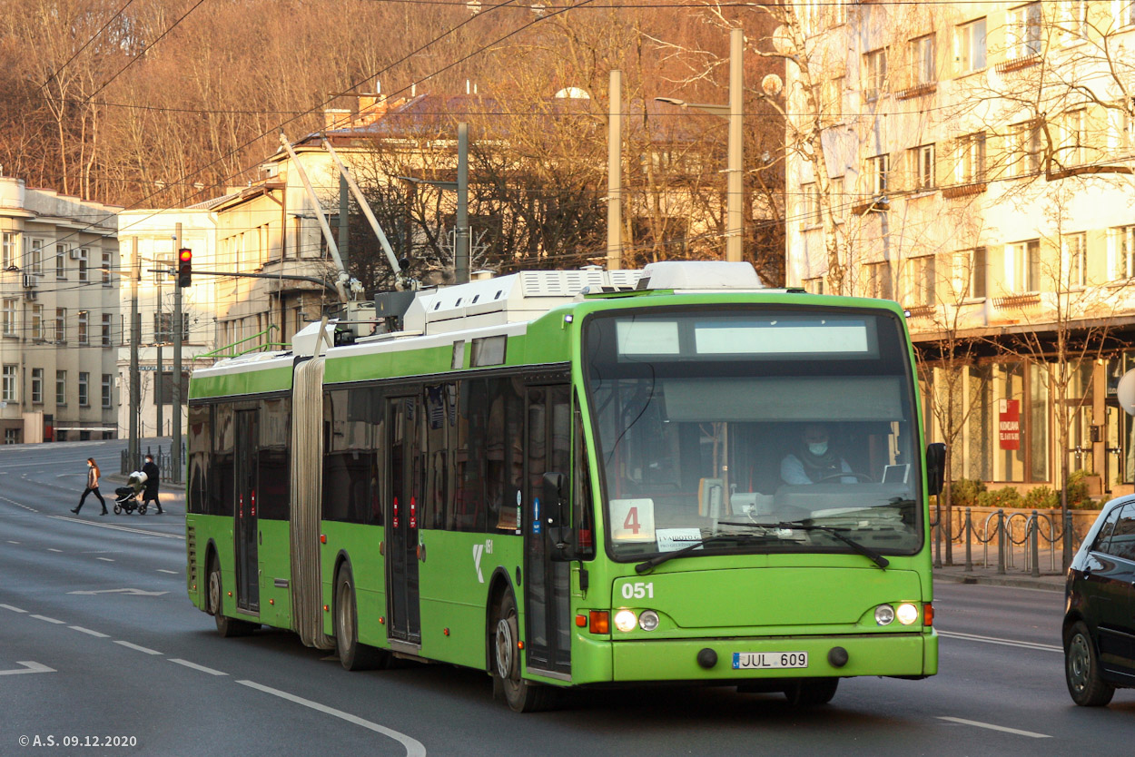 Каунас, Berkhof Premier AT18 № 051