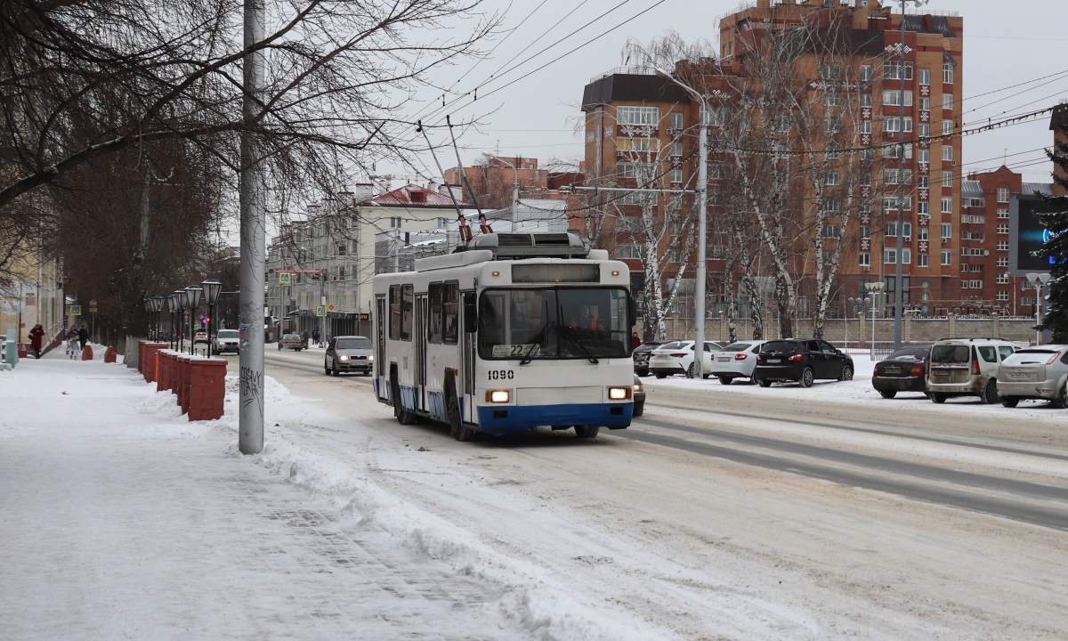Уфа, БТЗ-52761Р № 1090