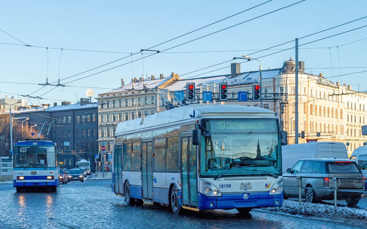 Рига, Škoda 24Tr Irisbus Citelis № 18198