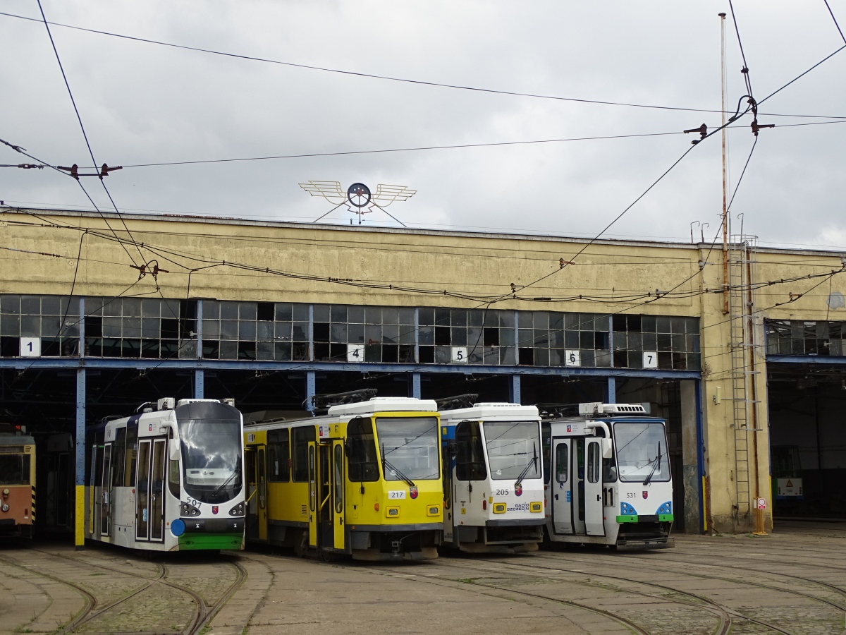 Щецин, Modertrans Moderus Alfa (105N/S/HF/09) № 507; Щецин, Tatra T6A2M № 217; Щецин, Tatra T6A2M № 205; Щецин, Konstal 105Ng/2015 № 531