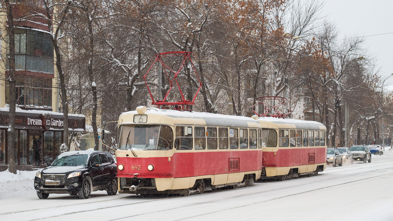 Jekatyerinburg, Tatra T3SU — 642