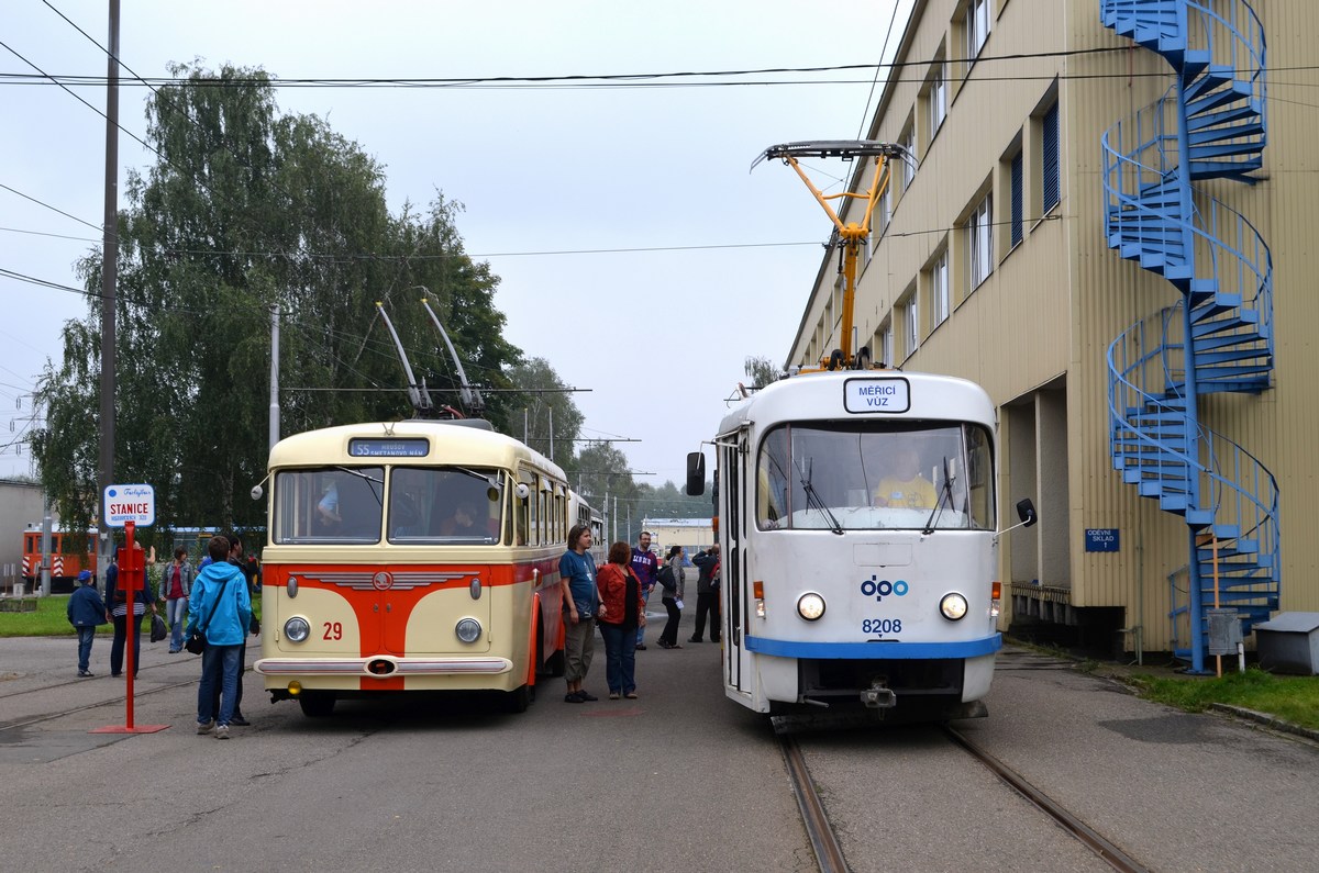Ostrava, Tatra T3 # 8208; Ostrava, Škoda 8Tr6 # 29