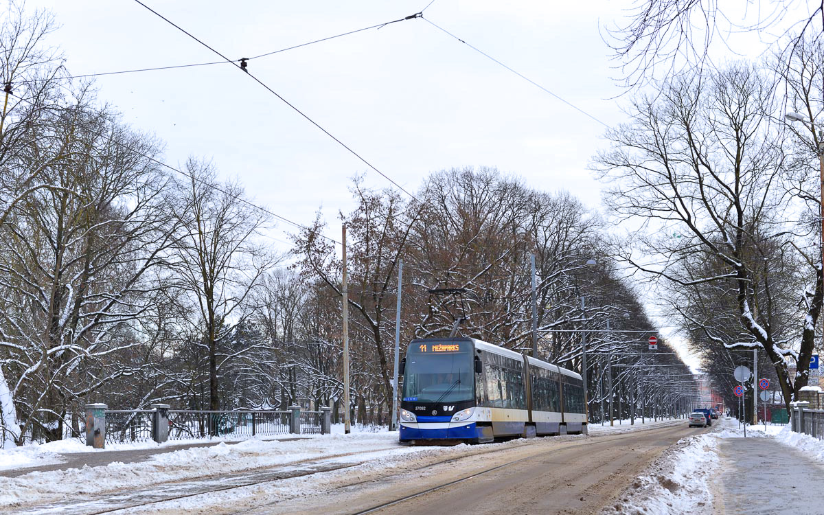 Рига, Škoda 15T ForCity Alfa Riga № 57082