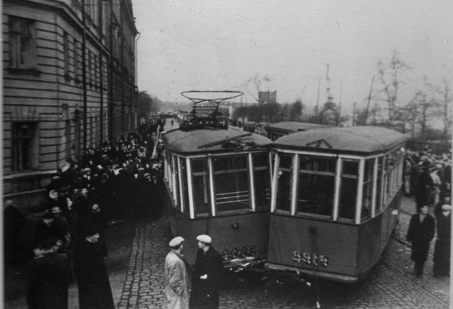 Санкт-Петербург, МС-3 № 2386; Санкт-Петербург, МСП № 2318; Санкт-Петербург — Исторические фотографии трамвайных вагонов; Санкт-Петербург — Происшествия