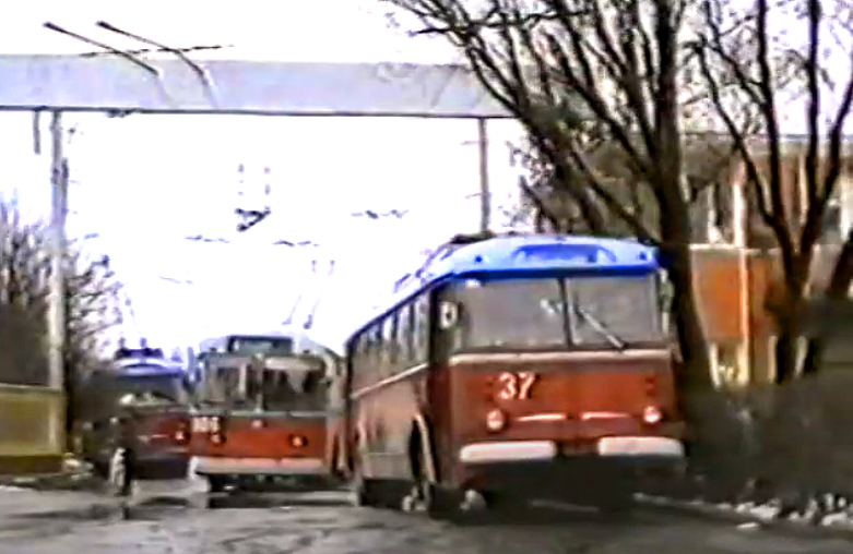 Луцк, Škoda 9Tr18 № 37; Луцк, ЗиУ-682В № 106; Луцк — Скриншоты с видео