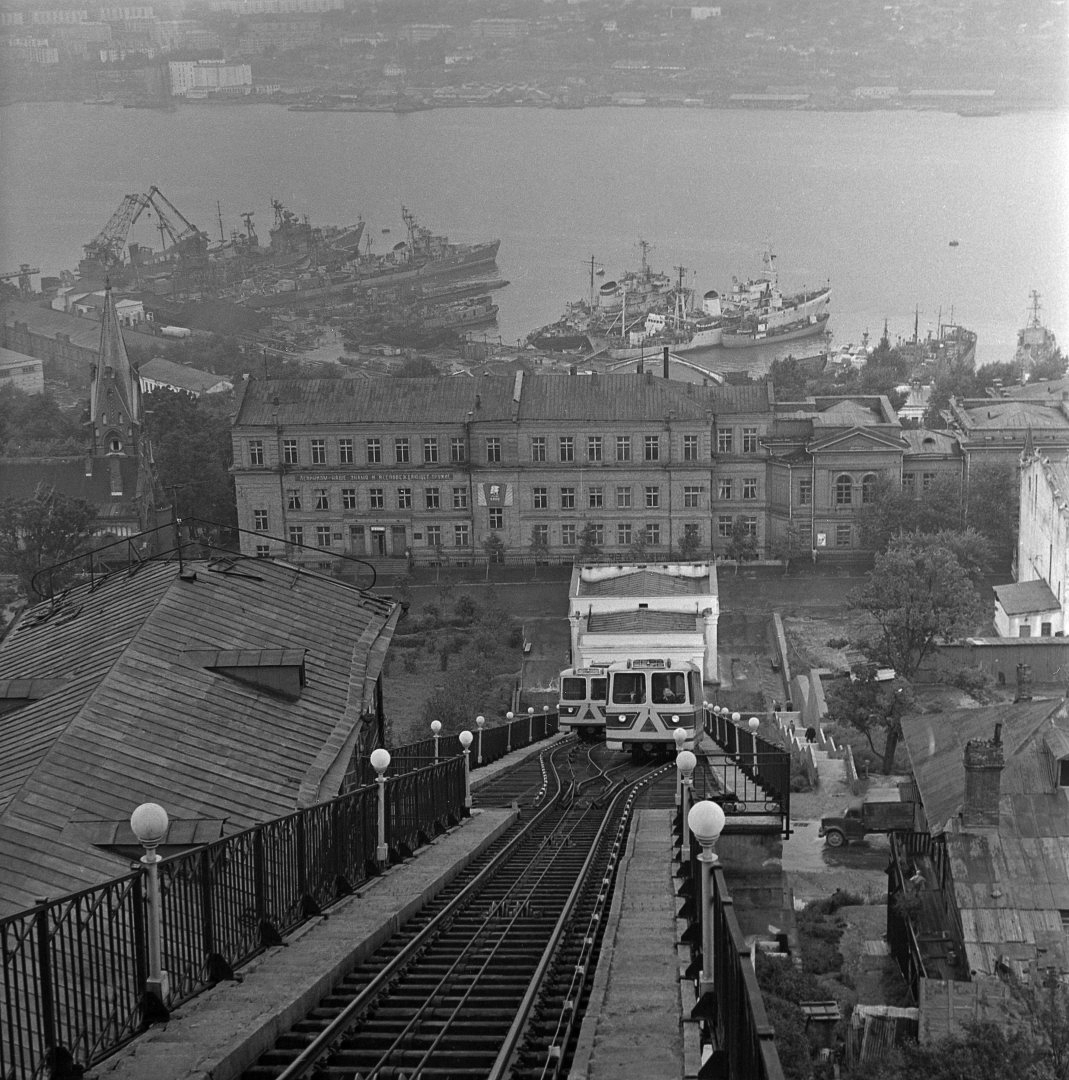 Владивосток, ЛВРЗ-1 № 1; Владивосток — Фуникулёр