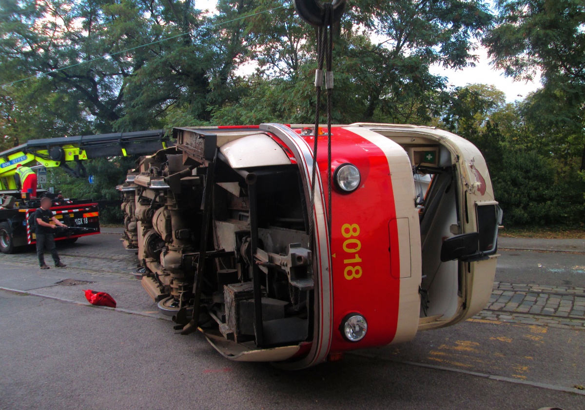 Прага, Tatra T3M № 8018