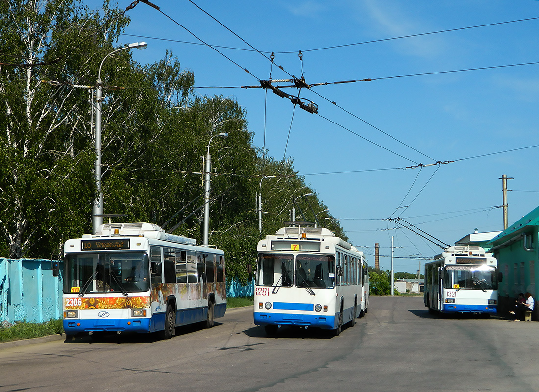 Стерлитамак, БТЗ-52761Р № 2306; Стерлитамак, БТЗ-5276-04 № 1281; Стерлитамак, БТЗ-52764Р № 1321