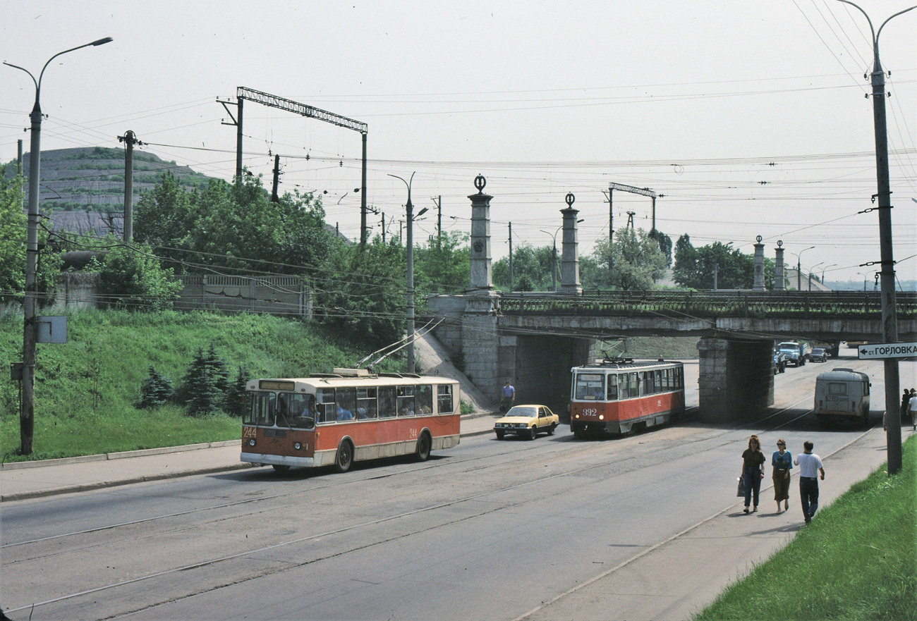 Горловка, ZiU-682G [G00] № 244; Горловка, 71-605 (KTM-5M3) № 392