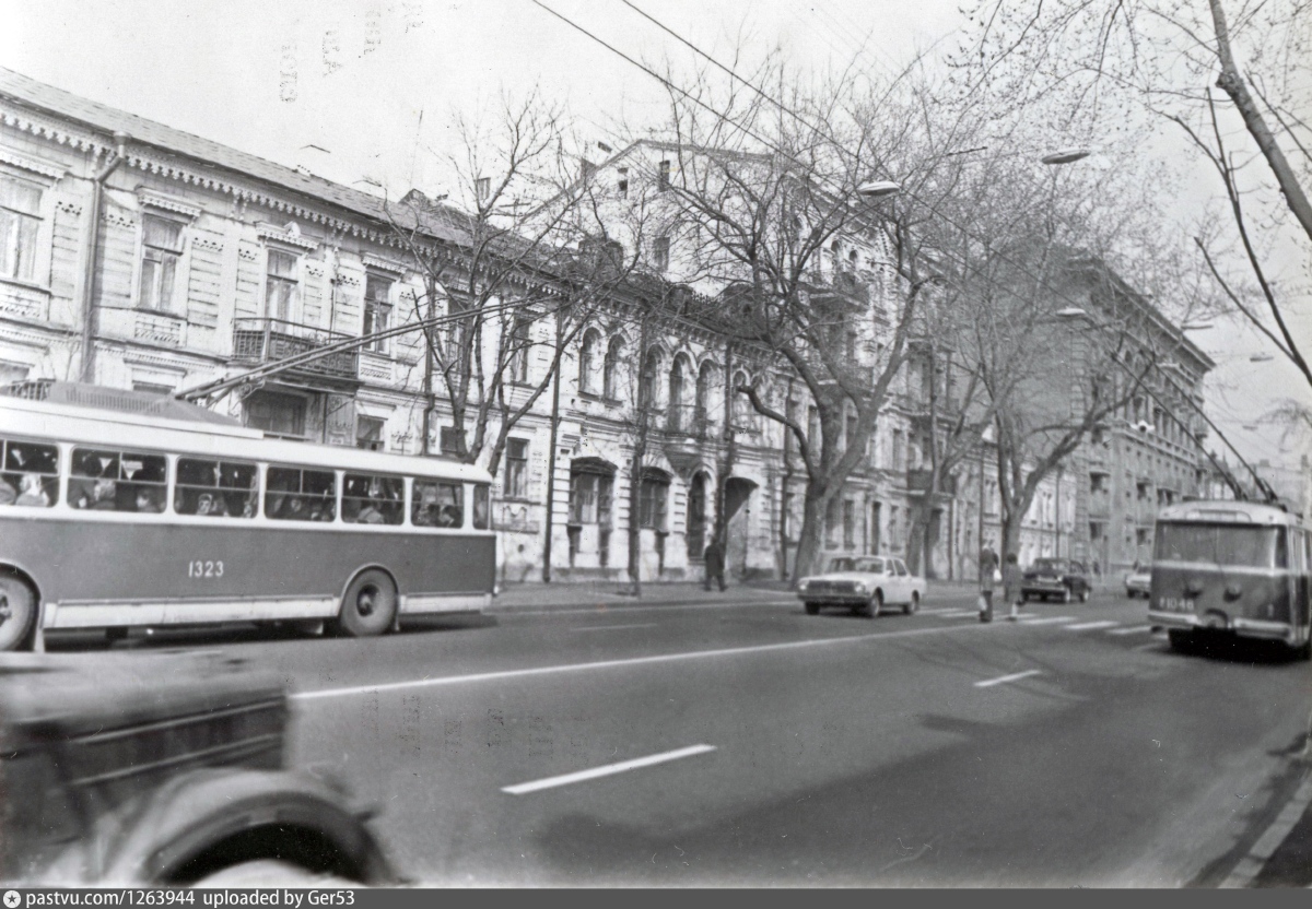 Киев, Škoda 9Tr № 1323; Киев, Škoda 9Tr14 № 1048; Киев — Исторические фотографии