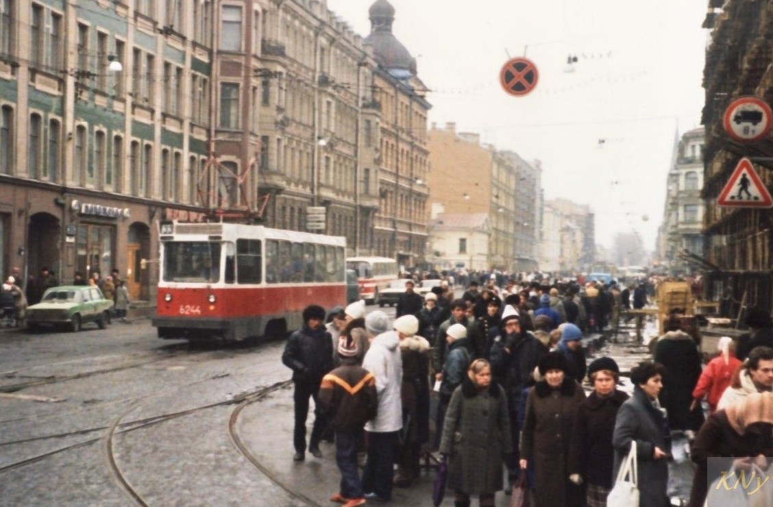 Saint-Pétersbourg, LM-68 N°. 6244; Saint-Pétersbourg — Historic tramway photos