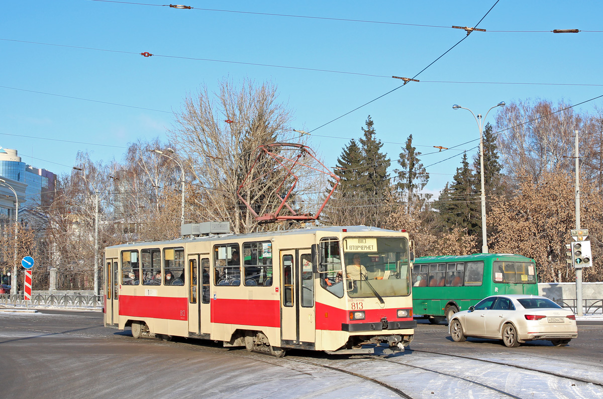 Екатеринбург, 71-402 № 813