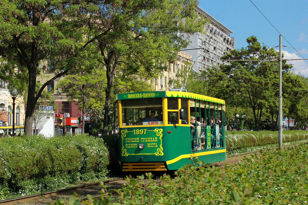 დნიპრო, 2-axle motor car № 001