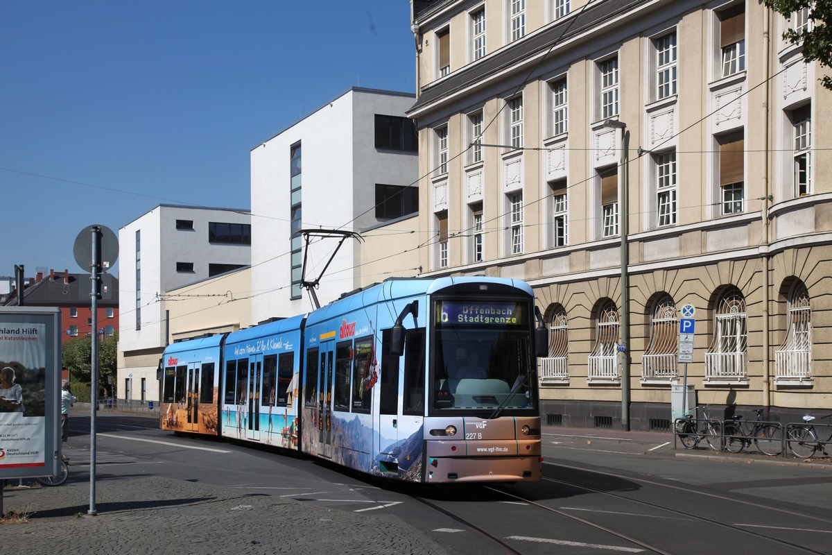 Франкфурт-на-Майне, Bombardier Flexity Classic № 227