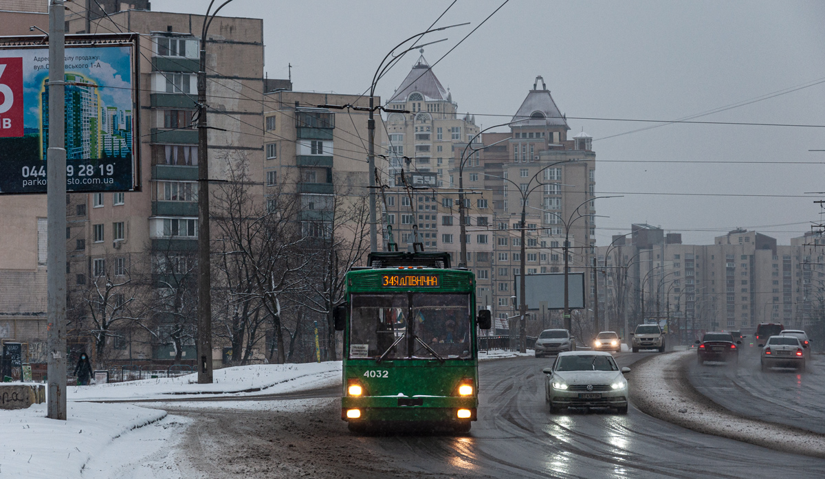 Киев, Киев-12.03 № 4032