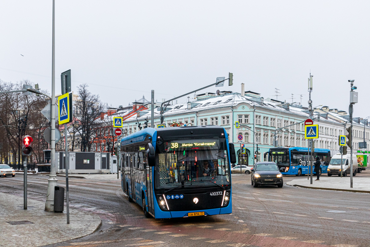 Moskva, KAMAZ-6282 č. 410372