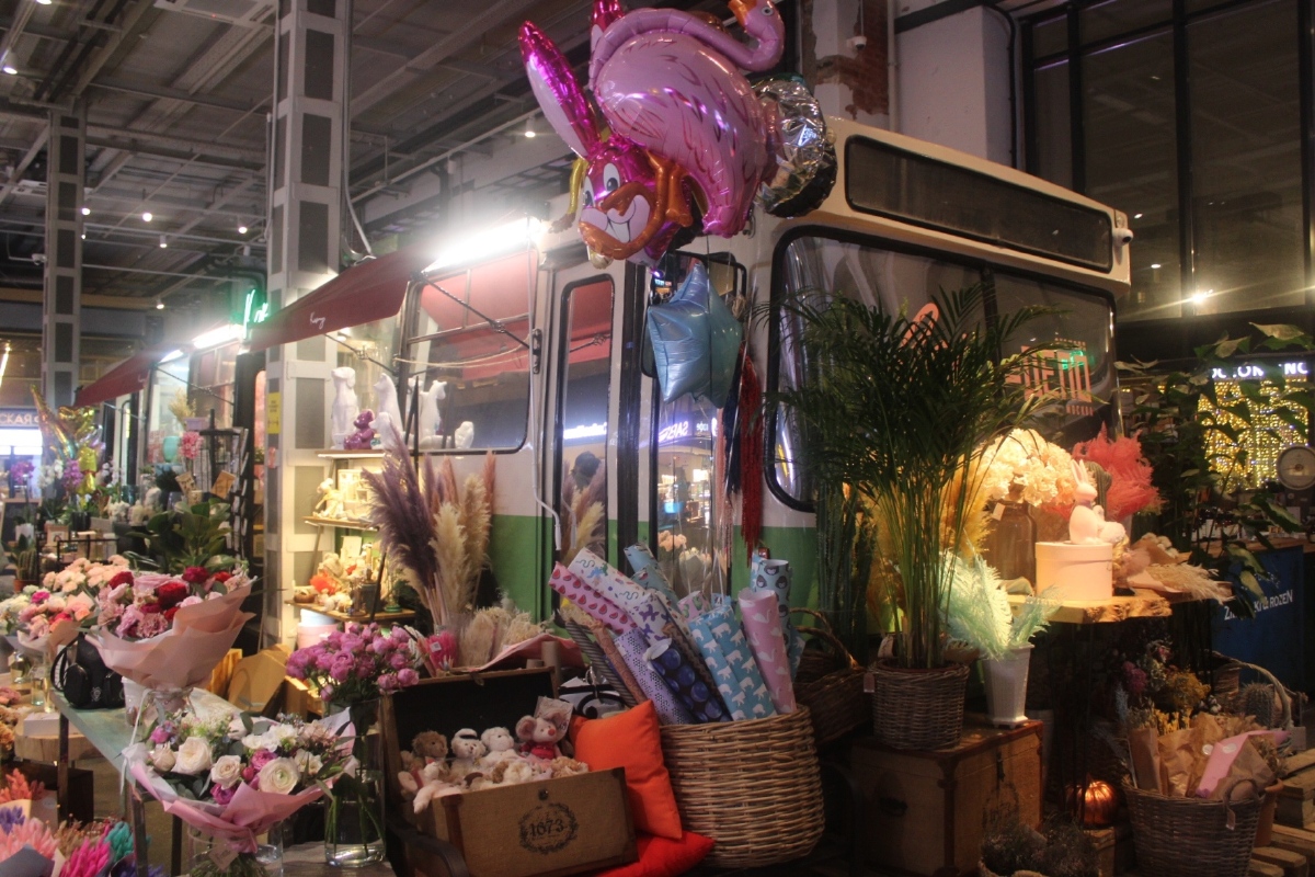 Москва — Списанный подвижной состав ГЭТ Москвы; Москва — Фуд-молл "Депо. Москва" (Лесная улица, 20)