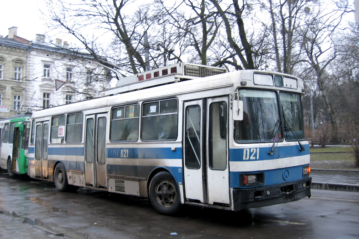 Львов, ЛАЗ-52522 № 021