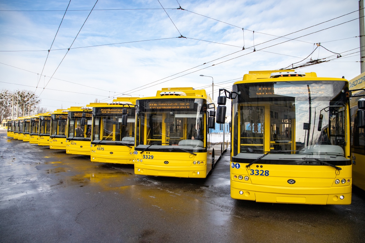 Киев, Богдан Т90117 № 3329; Киев, Богдан Т90117 № 3328; Киев — Презентации новой техники; Киев — Троллейбусные депо: 1. Новая территория на ул. Максимовича