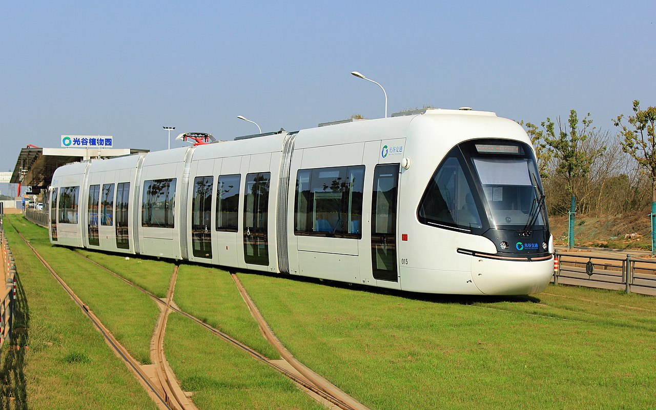 Ухань, CRRC Zhuzhou Combino Plus № 015; Ухань — Разные фотографии